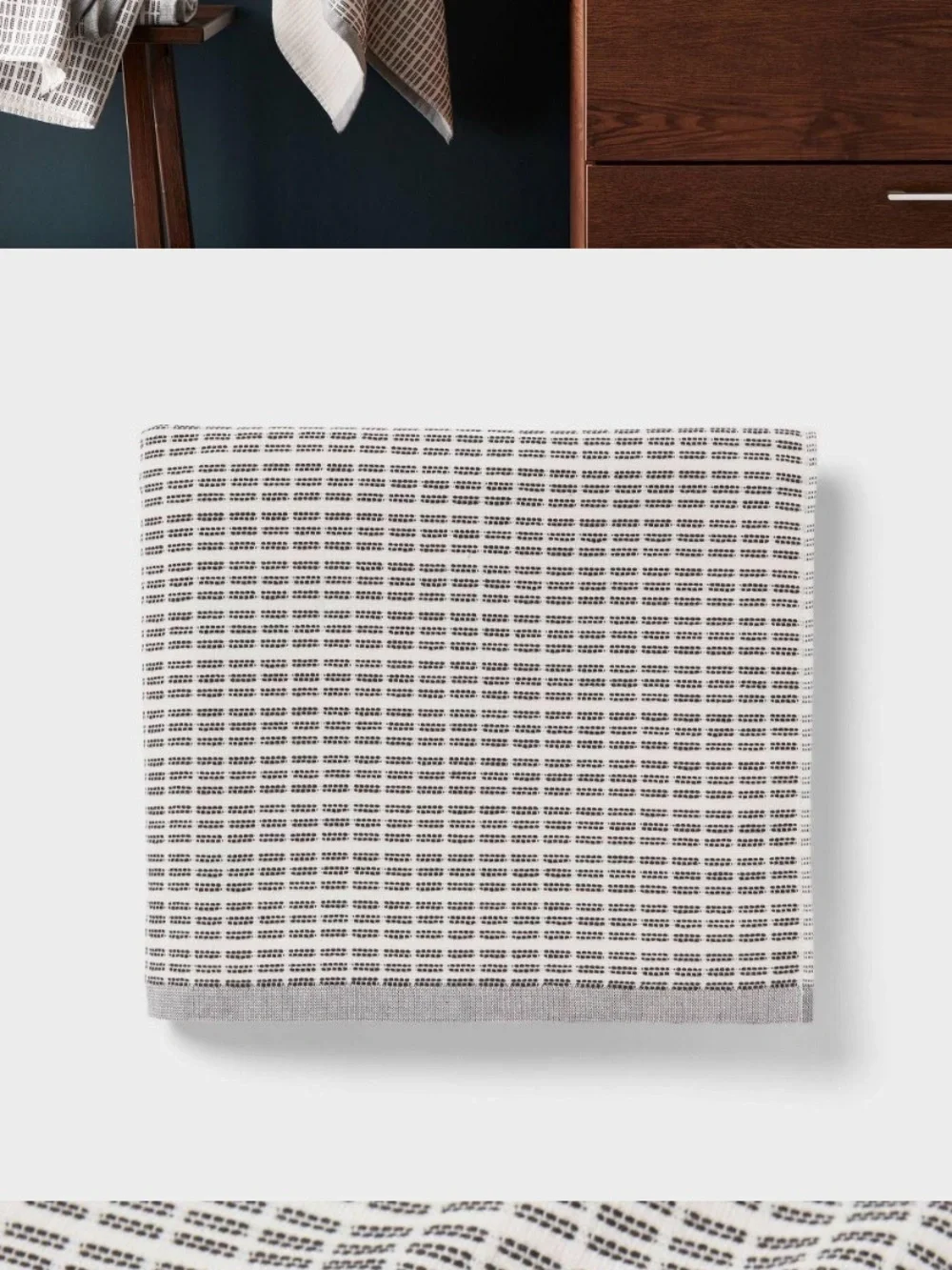 NWT Set of 2 Threshold Woven Grid Cotton Towels White and Black.